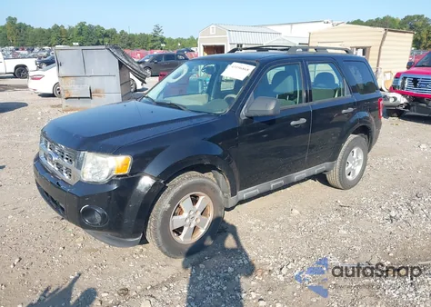 2010 Ford Escape Xls z USA, uszkodzony, nr VIN 1FMCU0C78AKB34461